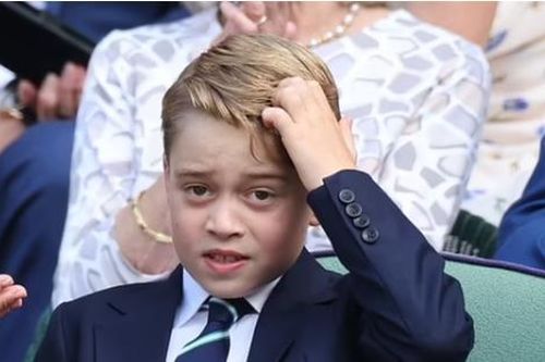 Hình ảnh gây tranh cãi ở giải Wimbledon: Hoàng tử George 8 tuổi phải mặc vest dưới trời nóng