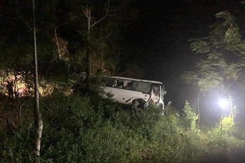 Vụ lật xe du lịch 3 người chết: Tài xế đã rà cháy má phanh