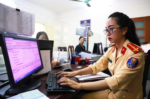 CSGT Hà Nội bác tin cấp bằng lái cho hơn 4.000 người tâm thần