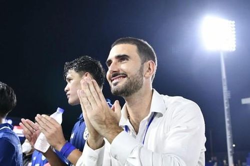 HLV U19 Thái Lan xin lỗi vì thua Việt Nam, NHM đáp lại: 'Quá đủ rồi!'