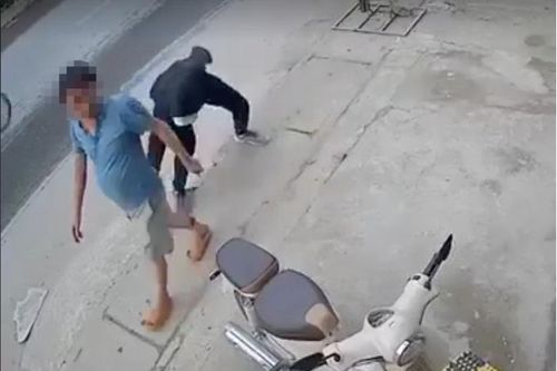 Người đàn ông bị chém đứt chân ở Hà Nội: Hành vi côn đồ cần xử lý nghiêm minh