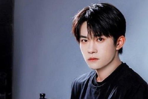 Dịch Dương Thiên Tỉ bị sụp đổ danh tiếng, cắt quảng cáo