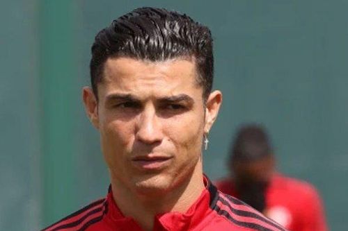 Ronaldo từ chối tiền tấn ở Saudi Arabia nhưng vẫn quyết rời MU