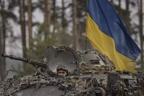 Ukraine tiếp nhận pháo phản lực siêu khủng, cục diện chiến trường có thay đổi?