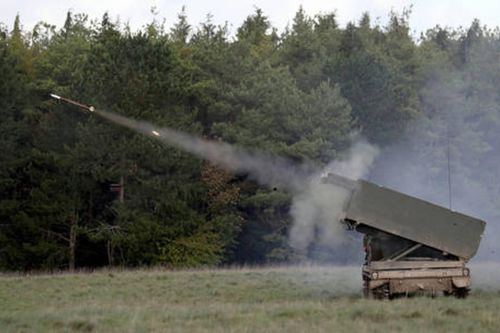 Ukraine lần đầu sở hữu hệ thống tên lửa M270 do Mỹ sản xuất