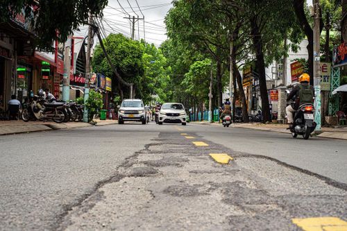 Người dân TP Thủ Đức bức xúc với tuyến đường số 6 bầy hầy, nham nhở