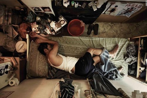 Người trẻ Hong Kong mắc kẹt trong vòng lặp đói nghèo