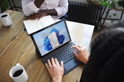 Hai điểm máy tính chạy Windows vẫn vượt trội Mac