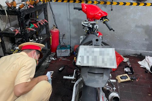 Công an TP.HCM đột kích nhiều lò độ xe