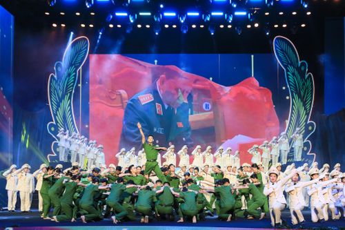 Tự hào, xúc động với '60 năm vang mãi bản hùng ca'