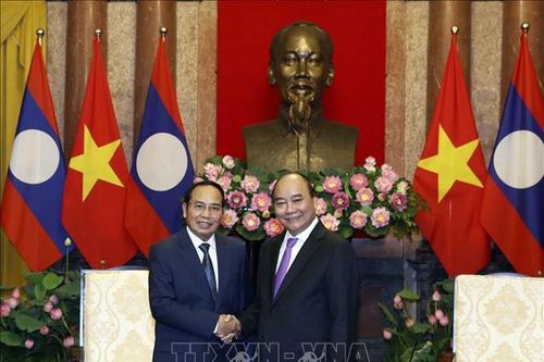 Chủ tịch nước Nguyễn Xuân Phúc tiếp Phó Chủ tịch nước Cộng hòa dân chủ Nhân dân Lào