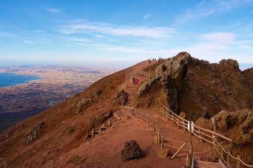 Miệng núi lửa Vesuvius - nơi không dành cho du khách thích selfie