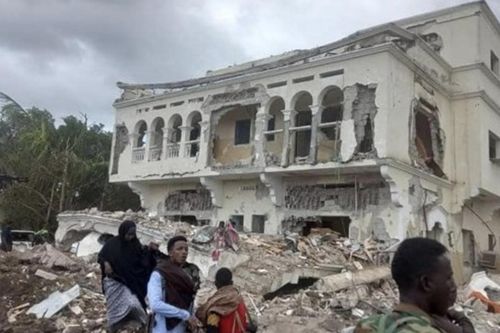 Đánh bom liều chết nhằm vào khách sạn nổi tiếng ở Somalia