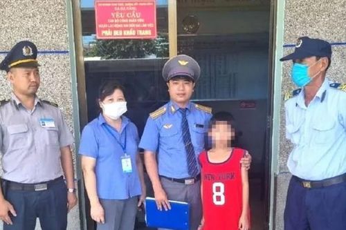 Phát hiện bé trai nghi bị bắt cóc đưa lên tàu vào Nam