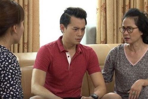 Mẹ chồng nhất quyết không chịu sang tên sổ đỏ cho chồng tôi, lí do thực sự khiến tôi choáng váng