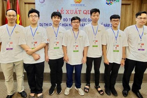 Góc ngưỡng mộ: 100% học sinh Việt Nam dự Olympic Vật Lí quốc tế 2022 đoạt huy chương
