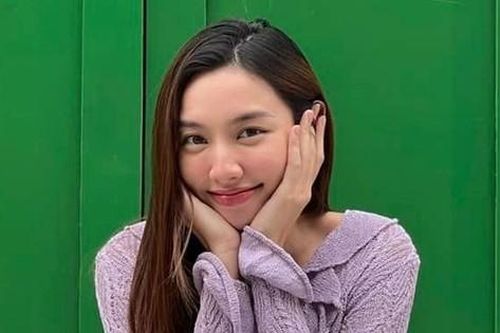 Thùy Tiên đăng ảnh chụp một mình ở Angola nhưng netizen lại gọi tên Quang Linh Vlogs
