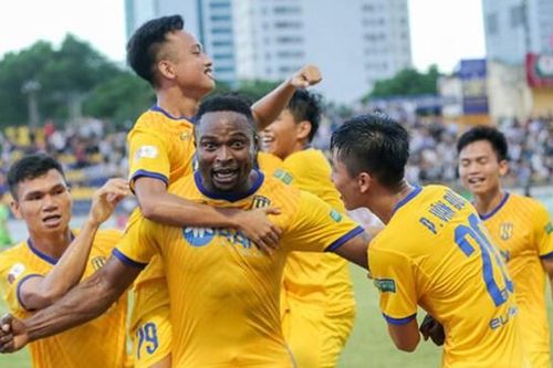 V – League 2022: Nóng cả 2 đầu bảng xếp hạng