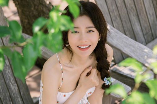 Tần Lam độc thân ở tuổi 43