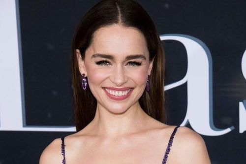 Emilia Clarke mắc chứng phình mạch máu não