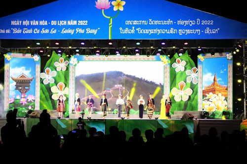 'Bản tình ca Sơn La-Luông Pha Băng': Kết nối văn hóa, thắm tình hữu nghị Việt - Lào
