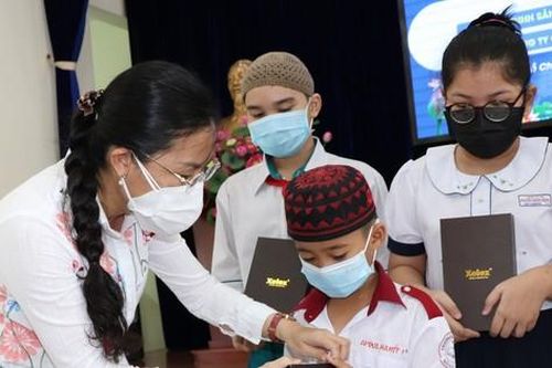 TPHCM hỗ trợ trẻ mồ côi 1,2 triệu đồng/tháng/người