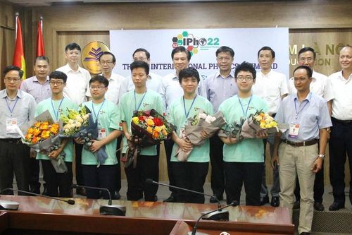 Đoàn Việt Nam đã đấu tranh, thuyết phục để đổi màu huy chương trong kỳ thi Olympic Vật lý quốc tế năm 2022