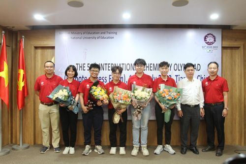 Bộ GD&ĐT chúc mừng thành tích xuất sắc của đội tuyển Olympic Hóa học quốc tế