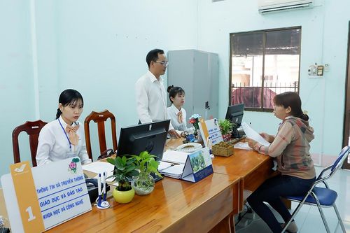 Nhiều tiện ích từ dịch vụ bưu chính – hành chính công