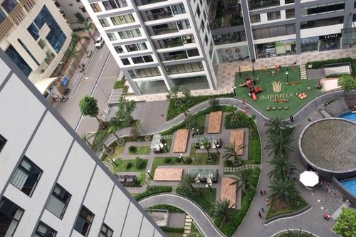 Hà Nội: Nam thanh niên bất ngờ trượt chân rơi từ tầng 3 chung cư Imperia Garden xuống đất trọng thương