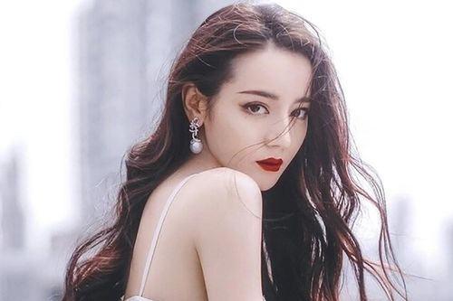 Địch Lệ Nhiệt Ba chờ ngày rời Gia Hành, sẽ lập công ty riêng?