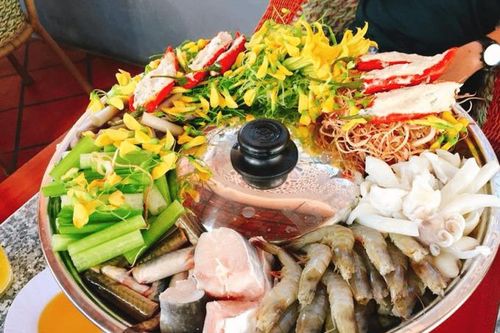 Những đặc sản bạn nhất định phải thử khi về vùng đất Dạ cổ hoài lang