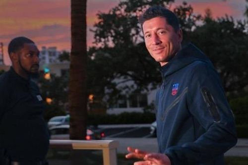Lewandowski lần đầu hội ngộ với các đồng đội mới tại Barcelona