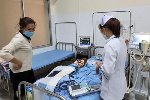 Đà Lạt: Bé gái 2 tuổi chấn thương sọ não, dập phổi nguy kịch nghi vấn bị bạo hành