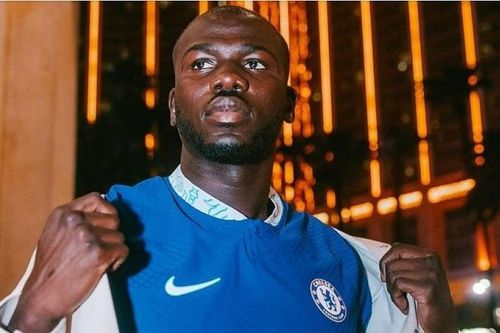 Benitez cảnh báo Chelsea về Koulibaly