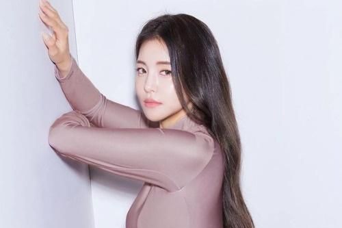 Phương pháp giảm cân độc hại của ca sĩ nữ