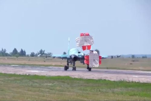 Tiêm kích bom Su-34 của Nga phá hủy hạ tầng quân sự Ukraine