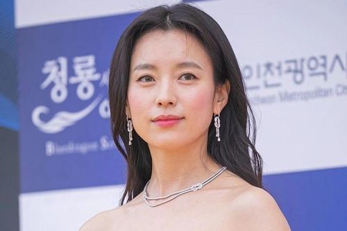 YoonA, Seolhyun cùng dàn sao trên thảm đỏ