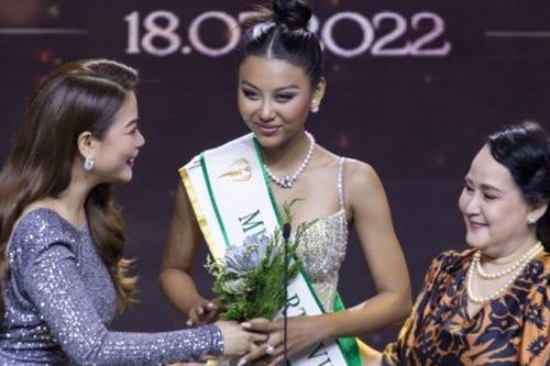 Vì sao hoa hậu Nông Thúy Hằng không được đi thi Hoa hậu Trái đất?