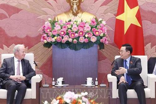 Chủ tịch Quốc hội đề nghị WB ưu tiên hỗ trợ Việt Nam xây dựng 'hạ tầng mềm'