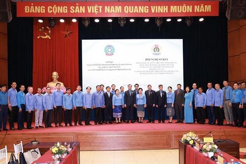 Thúc đẩy mối quan hệ giữa 2 tổ chức công đoàn Việt-Lào đi vào chiều sâu, thiết thực