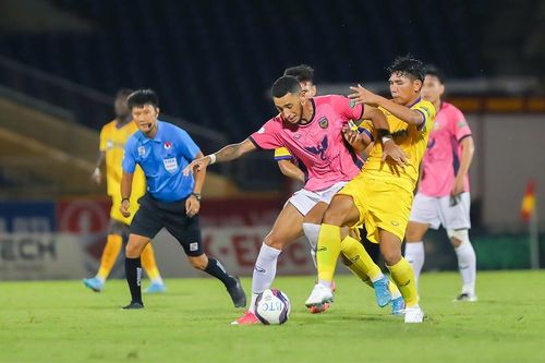 Cuộc đua V-League 2022: Bùng nổ khi bước vào 'chặng nước rút'