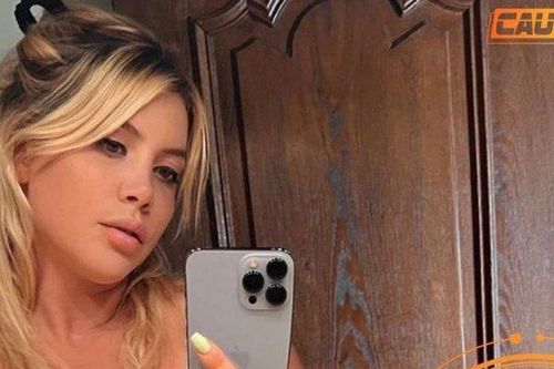 Wanda Nara khoe dáng thon gọn trong bộ bikini nhỏ xíu