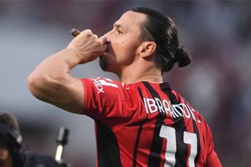 Ibrahimovic gia hạn hợp đồng với AC Milan