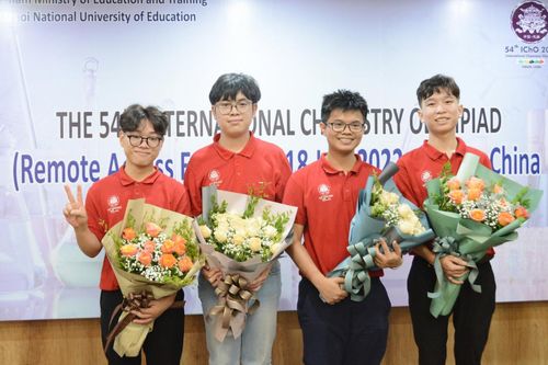 4/4 học sinh Việt Nam đều đoạt Huy chương Vàng tại Olympic Hóa học quốc tế 2022