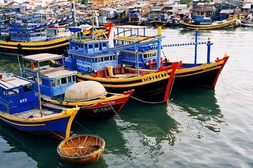Vớt được 4 người còn sống trên tàu cá có 16 ngư dân mất liên lạc 10 ngày