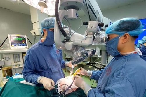 Xuất huyết não sau buổi làm đồng