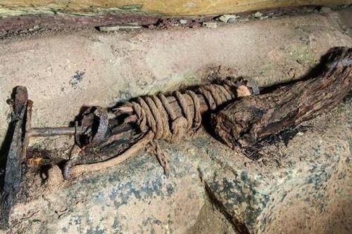 Những vật dụng bất ngờ trong mỏ coban bị bỏ hoang hàng thế kỷ
