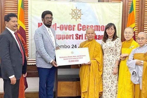 Người Việt trong cơn hoạn nạn ở Sri Lanka