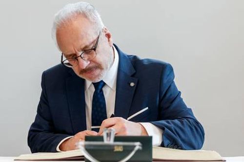Latvia cảnh báo tước quyền công dân của những người ủng hộ Nga